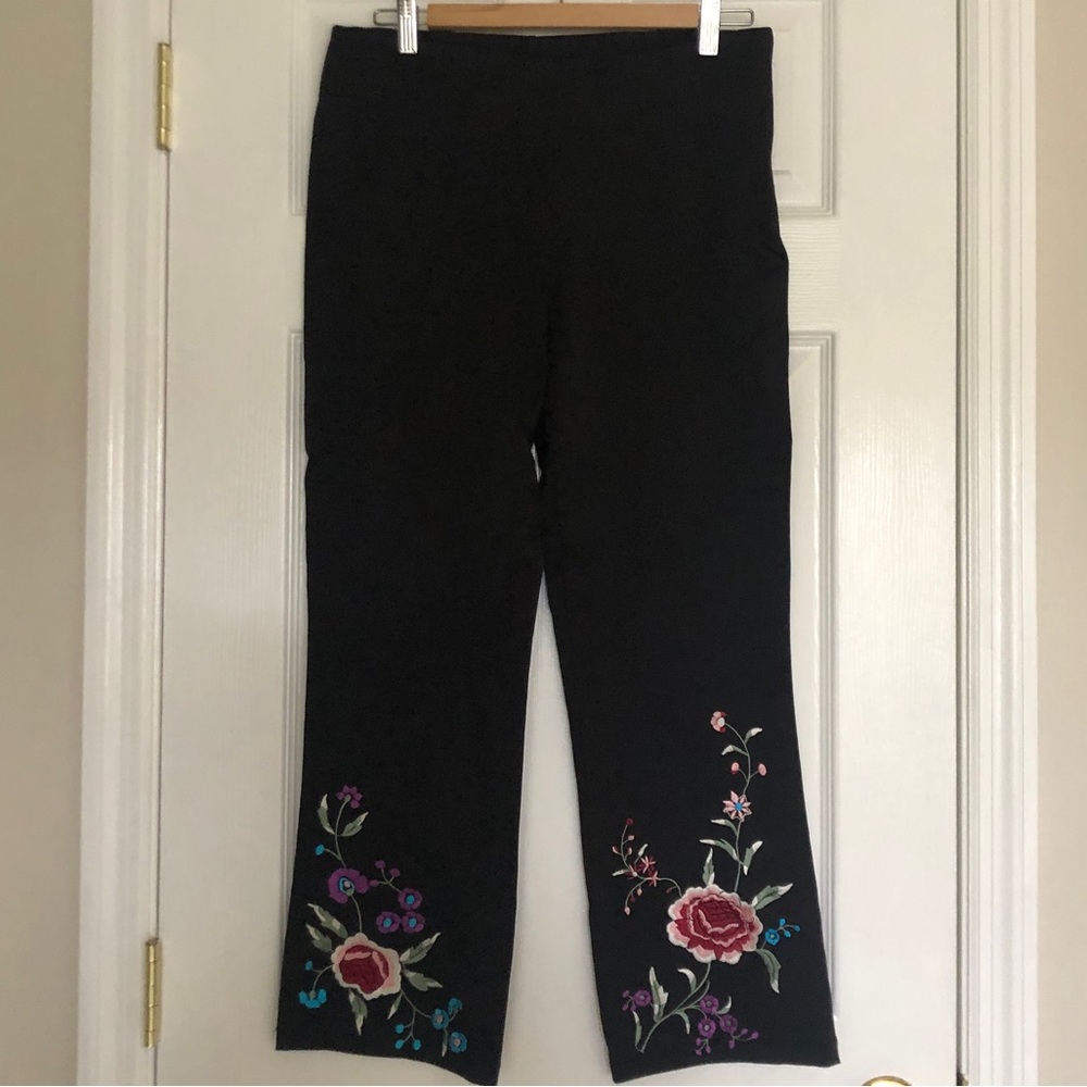Funky/floral Anthropologie black cropped pants.